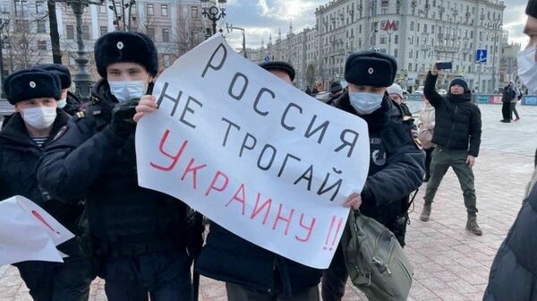 Иноагенты - направо, пионеры - налево