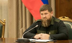 Служит примером сам