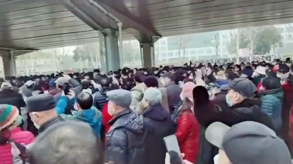Есть у Уханя начало, нет у Уханя конца