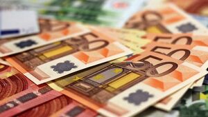 В разы сократилась покупка-продажа долларов и евро в обменниках в марте в Казахстане