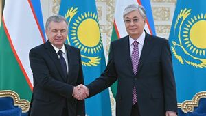 Президенты Казахстана и Узбекистана побеседовали в аэропорту «Ташкент-Хумо»