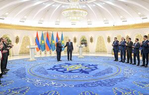 Глава государства наградил Премьер-министра Армении орденом «Алтын Қыран»