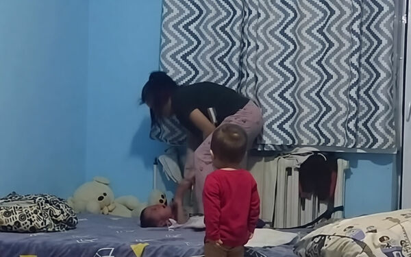 Пыточная у батареи