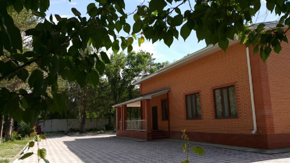 “Хозяину” района - барские хоромы...
