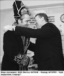...И чапан на дорожку
