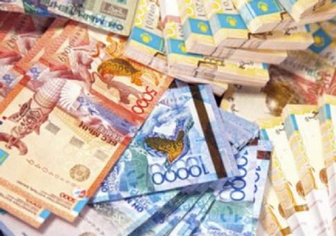 Курс продажи доллара в пунктах обмена валют Астаны и Шымкента достиг 376 тенге, а в Алматы – 375,7 тенге