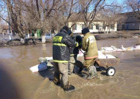 В селе Акмолинской области объявлен режим ЧС из-за аварийного состояния плотины