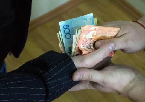 В Казахстане предложили создать публичный реестр осужденных коррупционеров и улучшить систему госзакупок