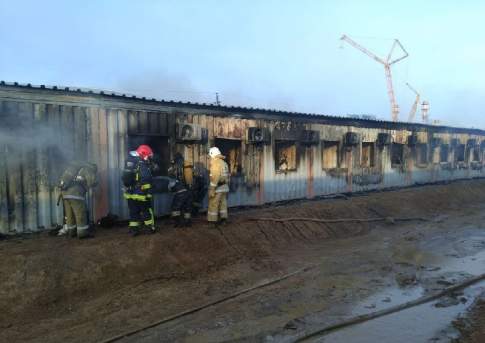  По факту гибели 7 рабочих при пожаре в вахтовом городке недалеко от Атырау начато досудебное расследование