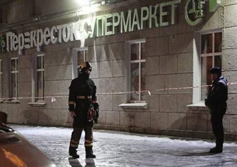 11 человек пострадали в результате взрыва в супермаркете Петербурга