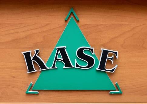 Средневзвешенный курс тенге на утренних торгах KASE составил 379,50 тенге за доллар