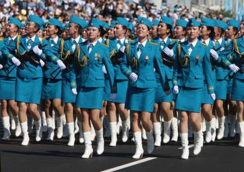 В казахстанской армии служат около 8 тыс. женщин
