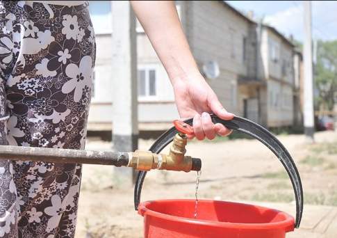 Питьевая вода в Атырау пахнет дустом. Жители бью тревогу