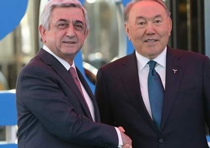 Назарбаев поздравил Саргсяна с назначением на пост премьера Армении