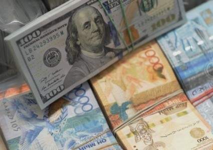 Курс тенге к доллару с начала года ослаб на 13,8%