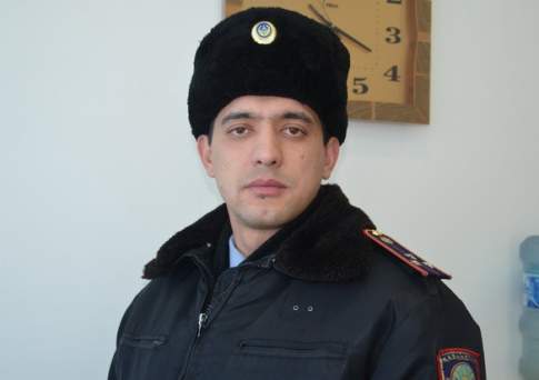 Полицейский спас от пожара 10 детей в Алматинской области