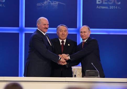  Сообразили на троих