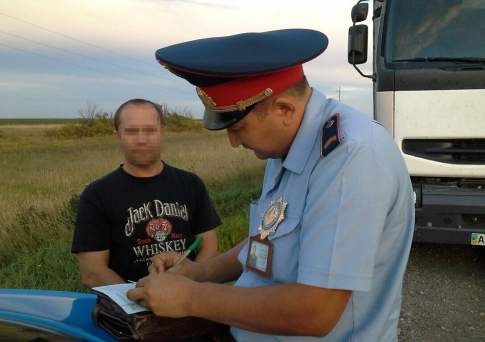 В Костанае водитель украинского грузовика,  пытавшийся уйти от полицейской погони, предстанет перед судом