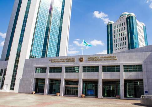Мажилис одобрил законопроект "О противодействии коррупции"
