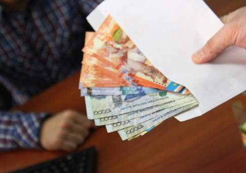 Глава управления по делам обороны Кокшетау выплатит 3,3 миллиона тенге за взятку в 60 тысяч тенге