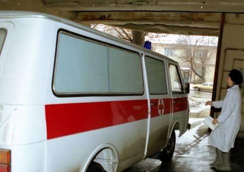 В Талдыкоргане строитель упал с пятого этажа и выжил