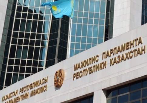 Мажилис одобрил поправки, усиливающие механизмы защиты прав граждан в информационной сфере