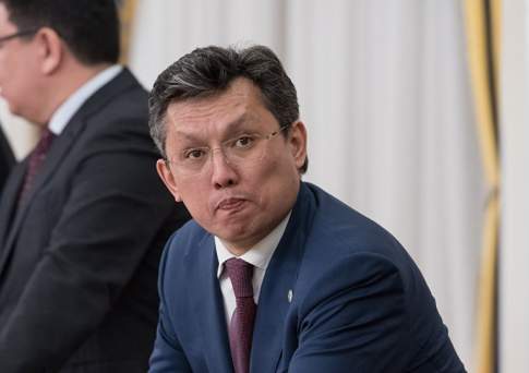 Назарбаев поручил правительству навести порядок в сфере контрольно-надзорных функций и вновь сделал предупреждение Султанову