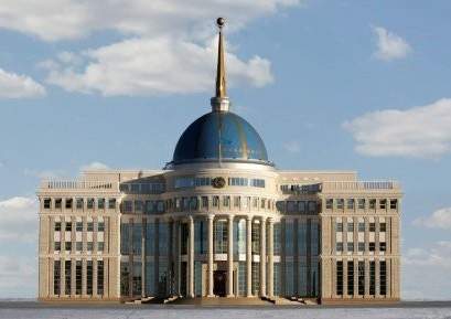 Назарбаев вручил королю Иордании премию за ядерное разоружение