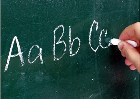 Почти 11 млрд тенге планируют выделить на курсы по переходу на латиницу для учителей в Казахстане
