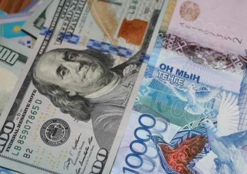 Курс продажи доллара в обменниках Алматы вырос до 373 тенге, Астаны и Шымкента – до 372 тенге