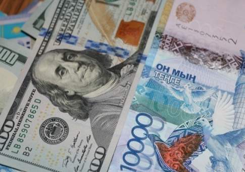 Курс продажи доллара в обменниках Астаны, Алматы и Шымкента повысился до 374 тенге