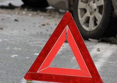 В результате наезда автомобиля на верблюда на трассе в Алматинской области погибли 5 человек