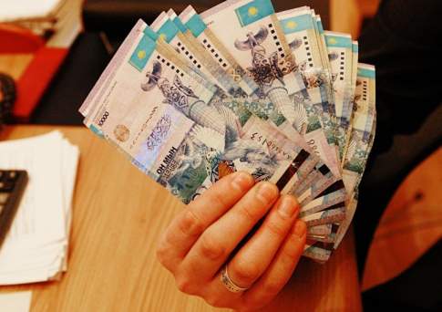 Среднемесячная номинальная зарплата в Казахстане в августе составила 159 125 тенге
