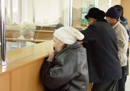 Индексировать пенсионные взносы казахстанцев исходя из курса валют предлагает депутат
