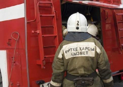 Пожар на нефтебазе в Шымкенте потушен