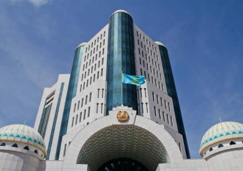  Парламент Казахстана принял уточняющие поправки в бюджет на 2017-2019 года