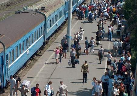 Помогайки в почёте, или Кому это выгодно?