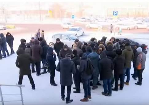 Кто сглазил “Абу-Даби Плаза”?