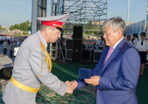 Ваша служба и опасна, и трудна!