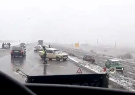 Дорожная пыль - в глаза