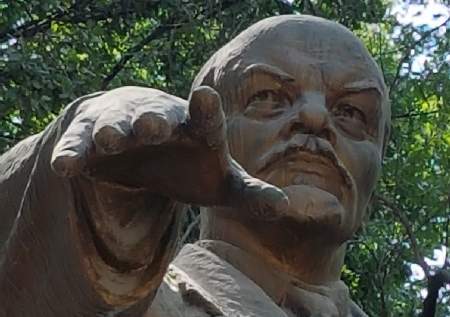 Ленин, перед именем твоим...
