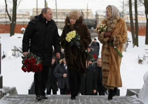 Who is Mrs. Собчак?