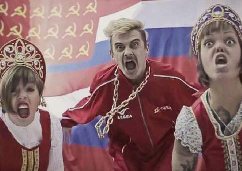 Порвали два баяна