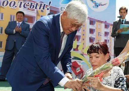 Всем миром в новые дома