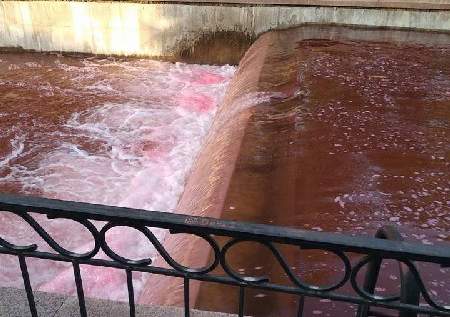 Тайна красной воды