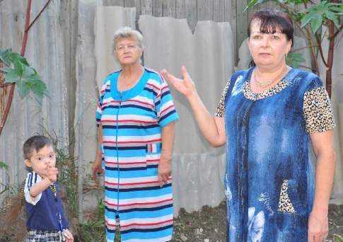 Чисто по-соседски