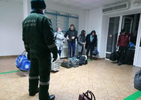 Две будки в степи