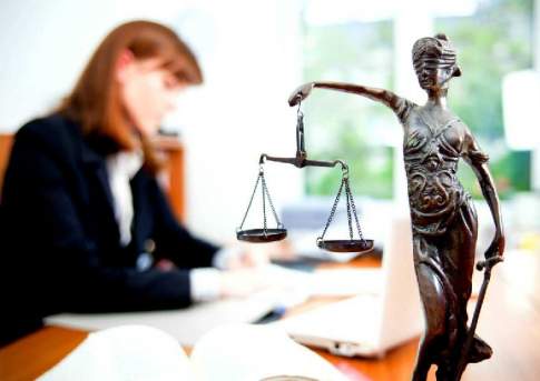 Адвокат спешит на помощь