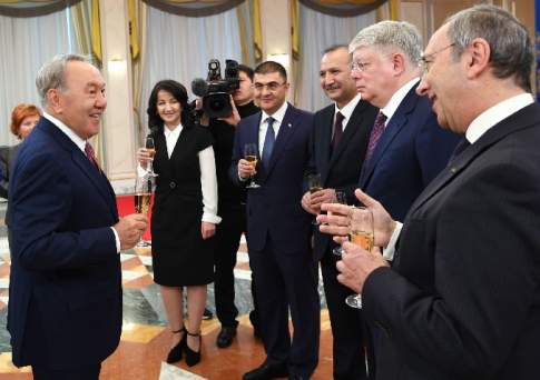 Ну, за добрые отношения! 