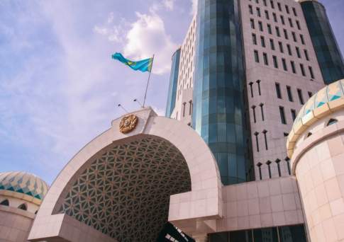Между вами пропасть